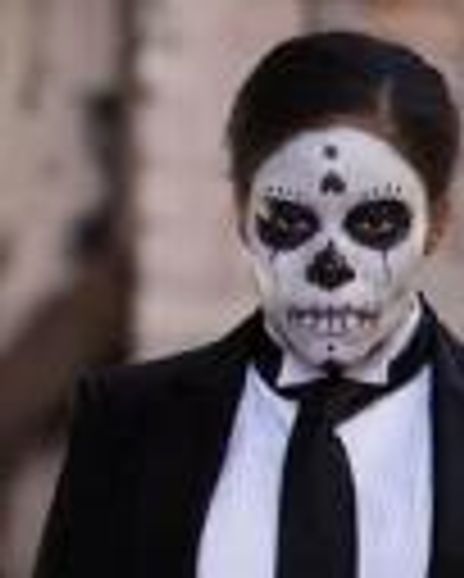 Stephanie Barron Headshot