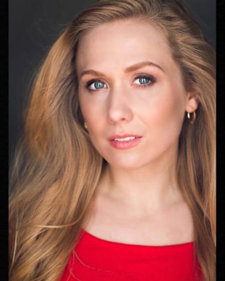 Caitlin Borek Headshot