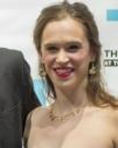 Amanda Compton Headshot