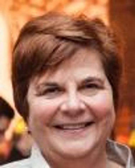 Deann Bayless Headshot