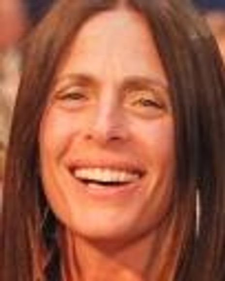 Laura Eisen Headshot