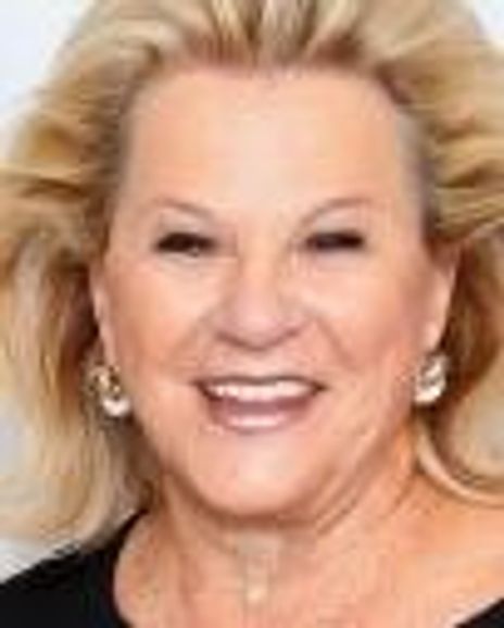 Carol Roaman Headshot