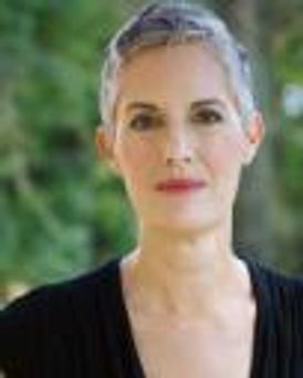 Sarah Dacey Charles Headshot