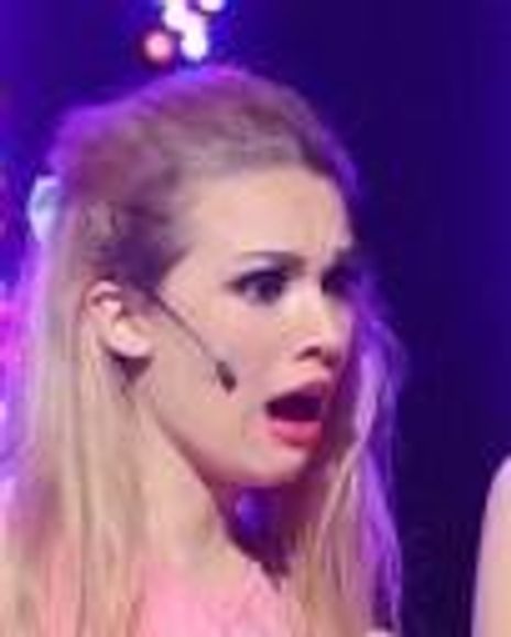 Catiana Tron Headshot