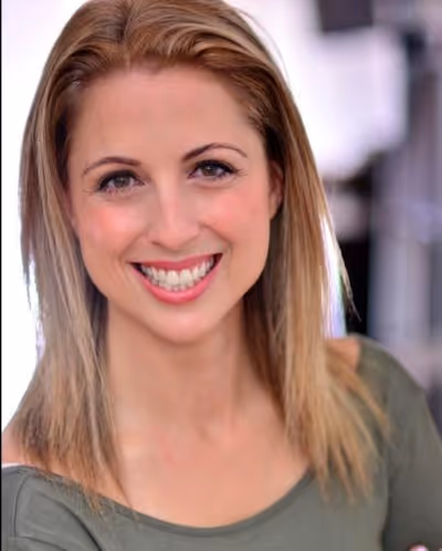 Emmanuelle Zeesman Headshot