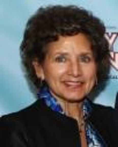 Wendy Herzog Headshot
