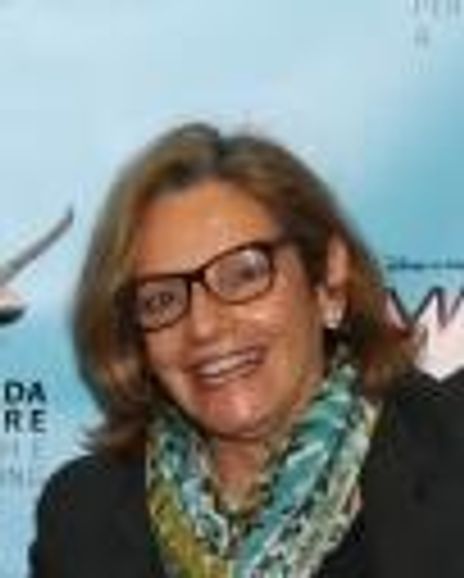 Gail Eichenthar Headshot