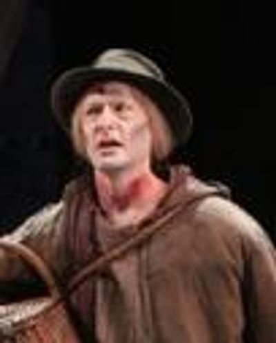 Luke Mullins Headshot