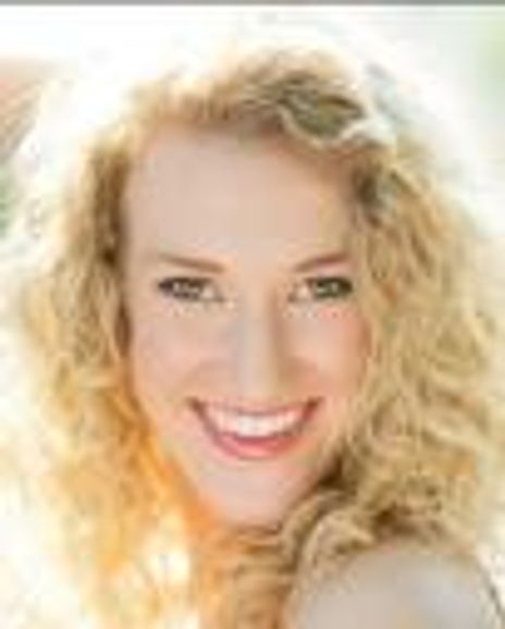 Lana Neuman Headshot