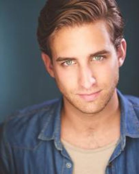 Javier Manente Headshot