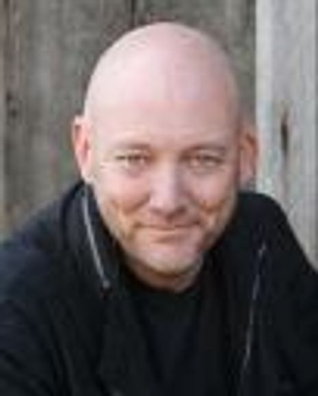 Lynn Shore Headshot