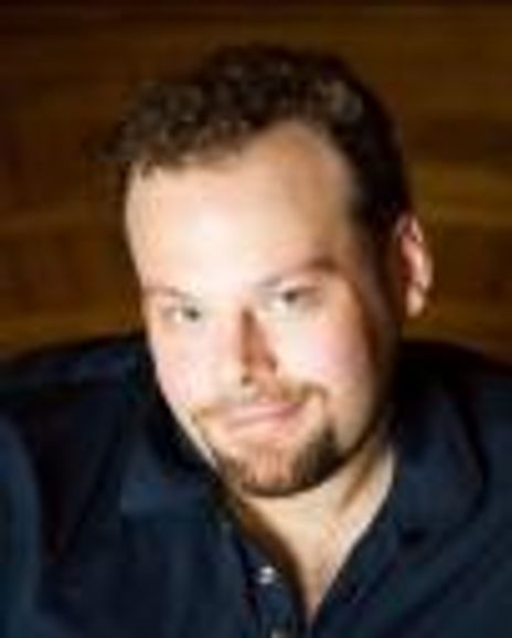 Lisandro Nesis Headshot