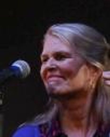 Helen J Russell  Headshot