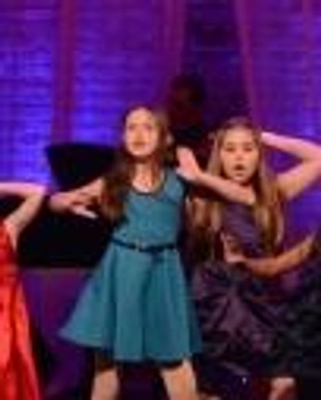 Danielle Brecht Headshot