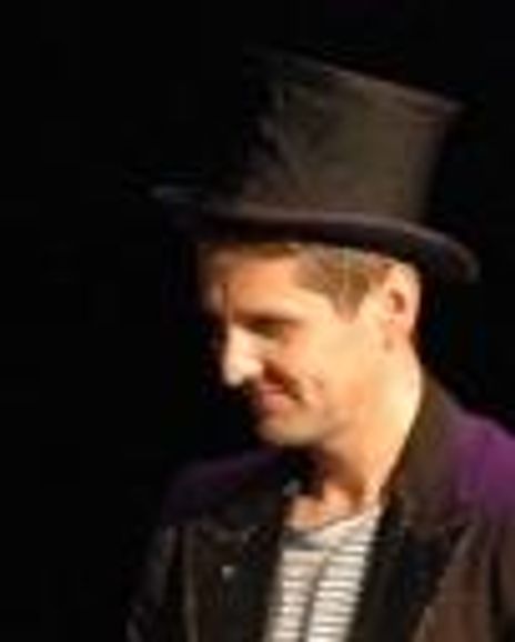 Simon Corfield Headshot