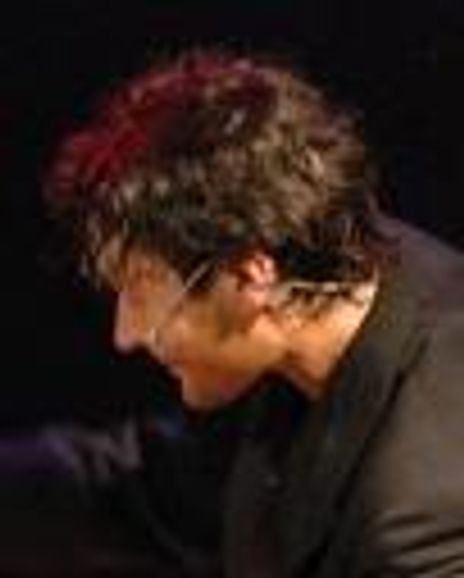 Garth Holcombe Headshot