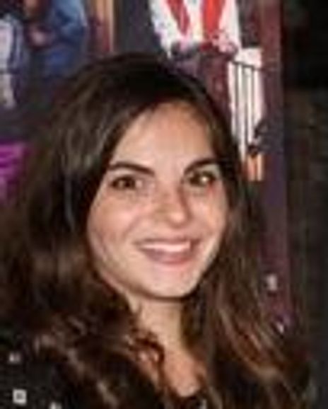 Tess Deflyer Headshot