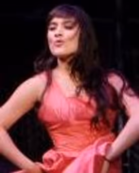 Tara Kostmayer Headshot