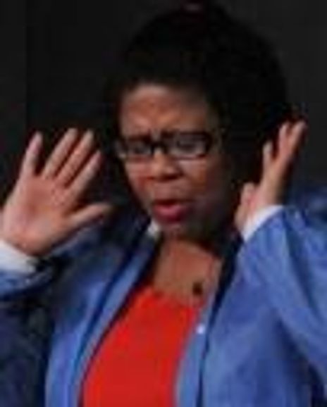 Sharon Munfus Headshot