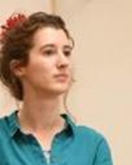 Lizzie Franks Headshot