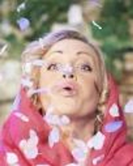 Sally Lofthouse Headshot