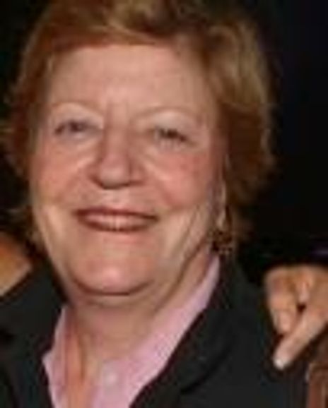 Beth Sapary Headshot