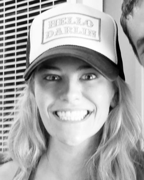 Laura Thomas Headshot