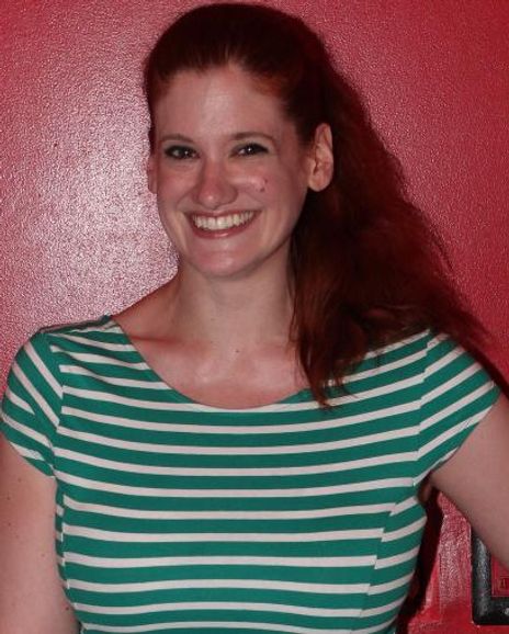 Kelly Warne Headshot