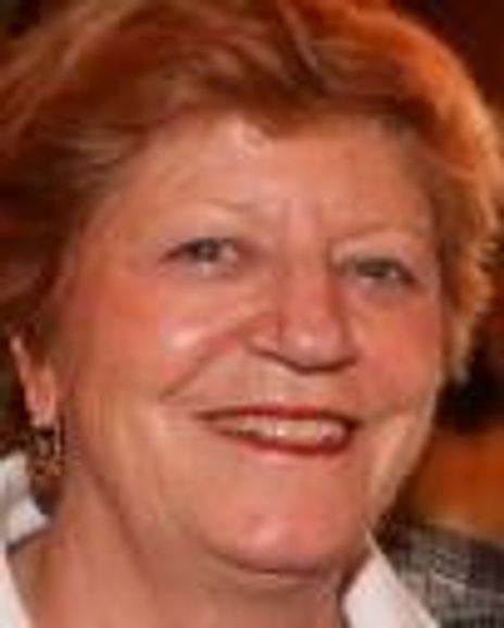 Beth Sapory Headshot