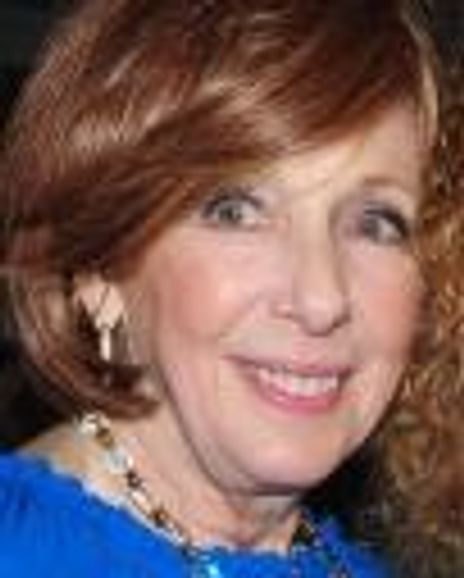 Emily Levin Headshot