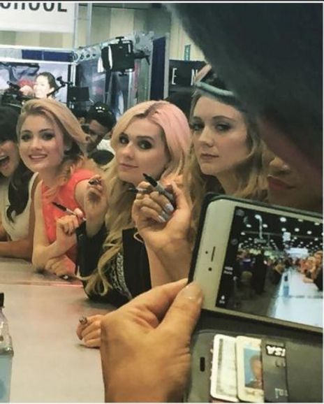 Billie Lourd Headshot