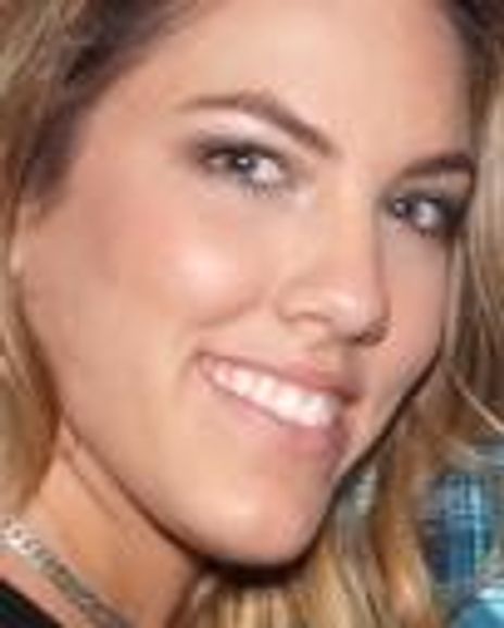 Rachel Farr Headshot