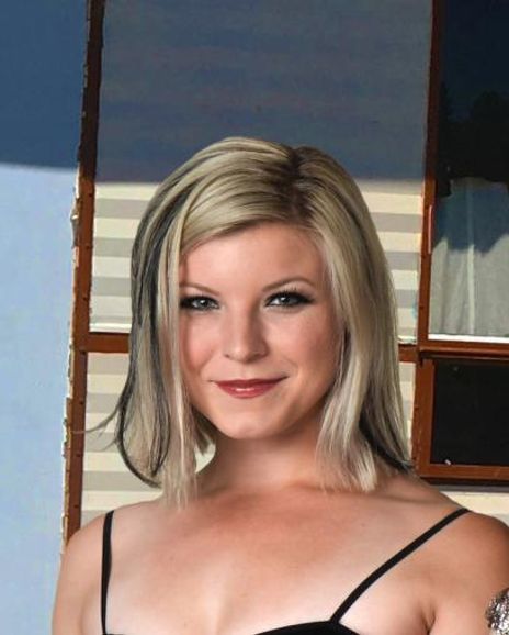 Ellie Wyman Headshot