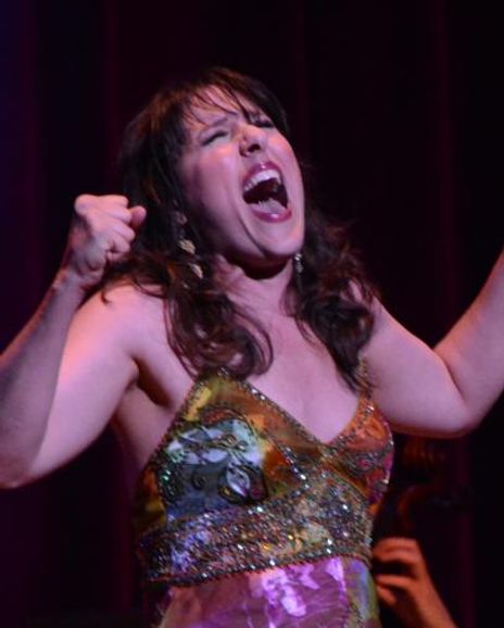 Farah Alven Headshot