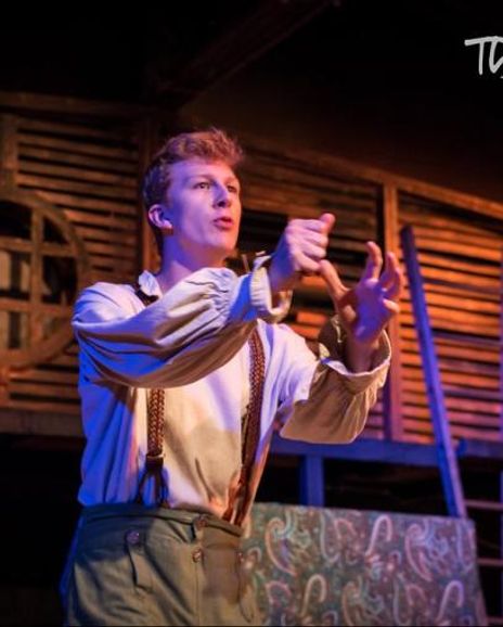 Elliott Styles Headshot