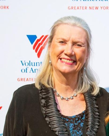 Tere Pettitt Headshot