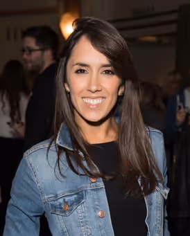Janette Manrara Headshot