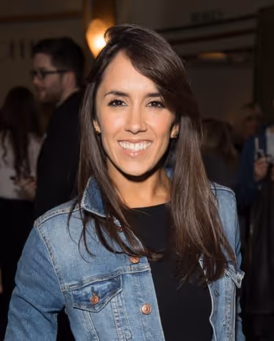 Janette Manrara Headshot