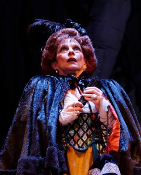 Lucia Welch Headshot