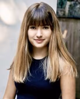 Evie Dolan Headshot