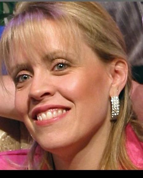 Lynne McGhee Headshot