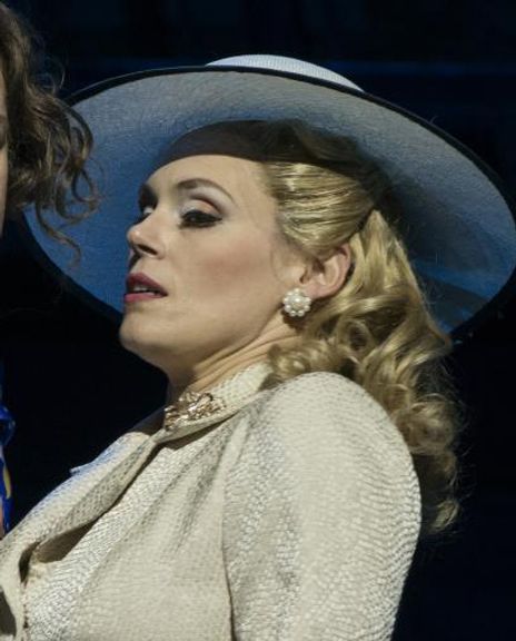 Emily Newton Headshot