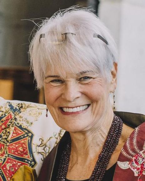 Elizabeth Neblett Headshot