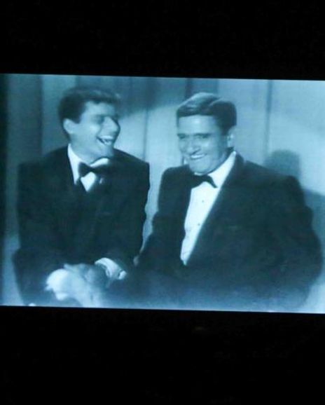 Danny Lewis Headshot