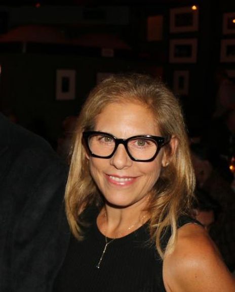 Julie Bergman Headshot