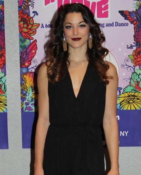 Alexa Debarr Headshot