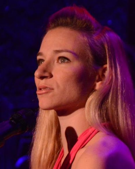 Natalie Ameson Headshot