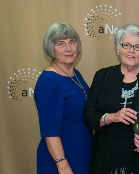 Sandra Greenstein Headshot