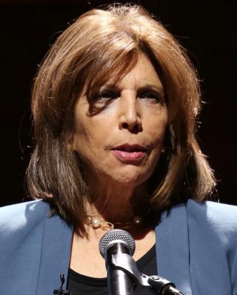 Lesley Herrmann Headshot