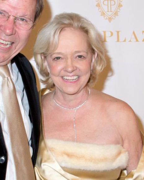 Paula Mueller Headshot